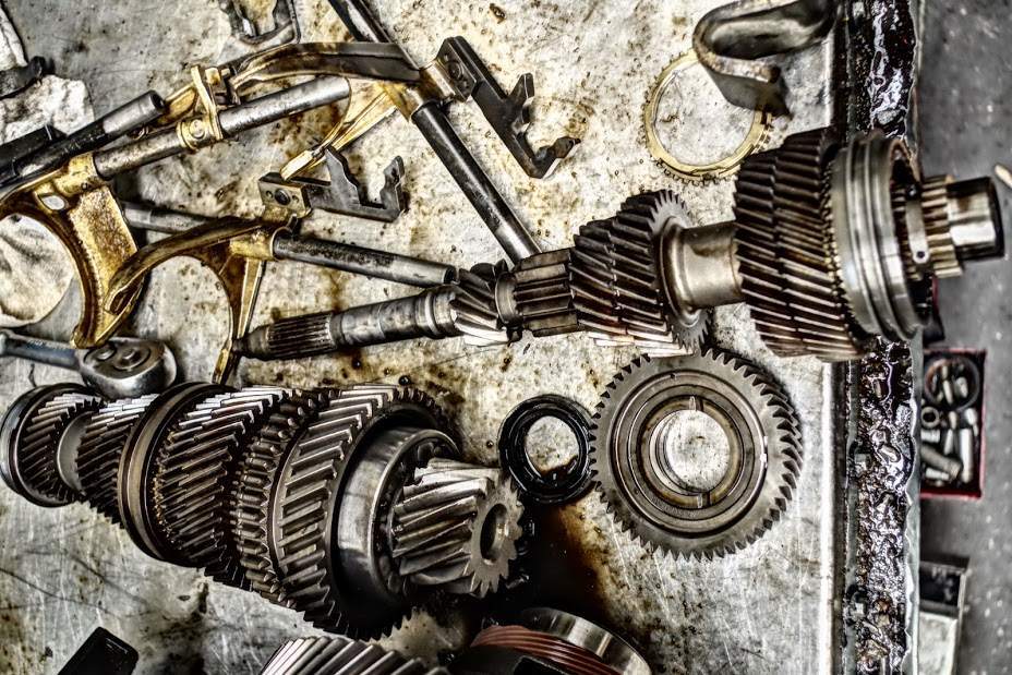 skrzynie biegów, serwis skrzyń biegów, naprawa skrzyń biegów, wymiana oleju w skrzyni biegów