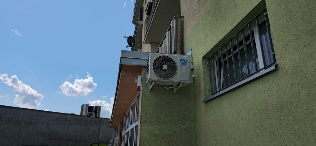 instalowanie klimatyzacji