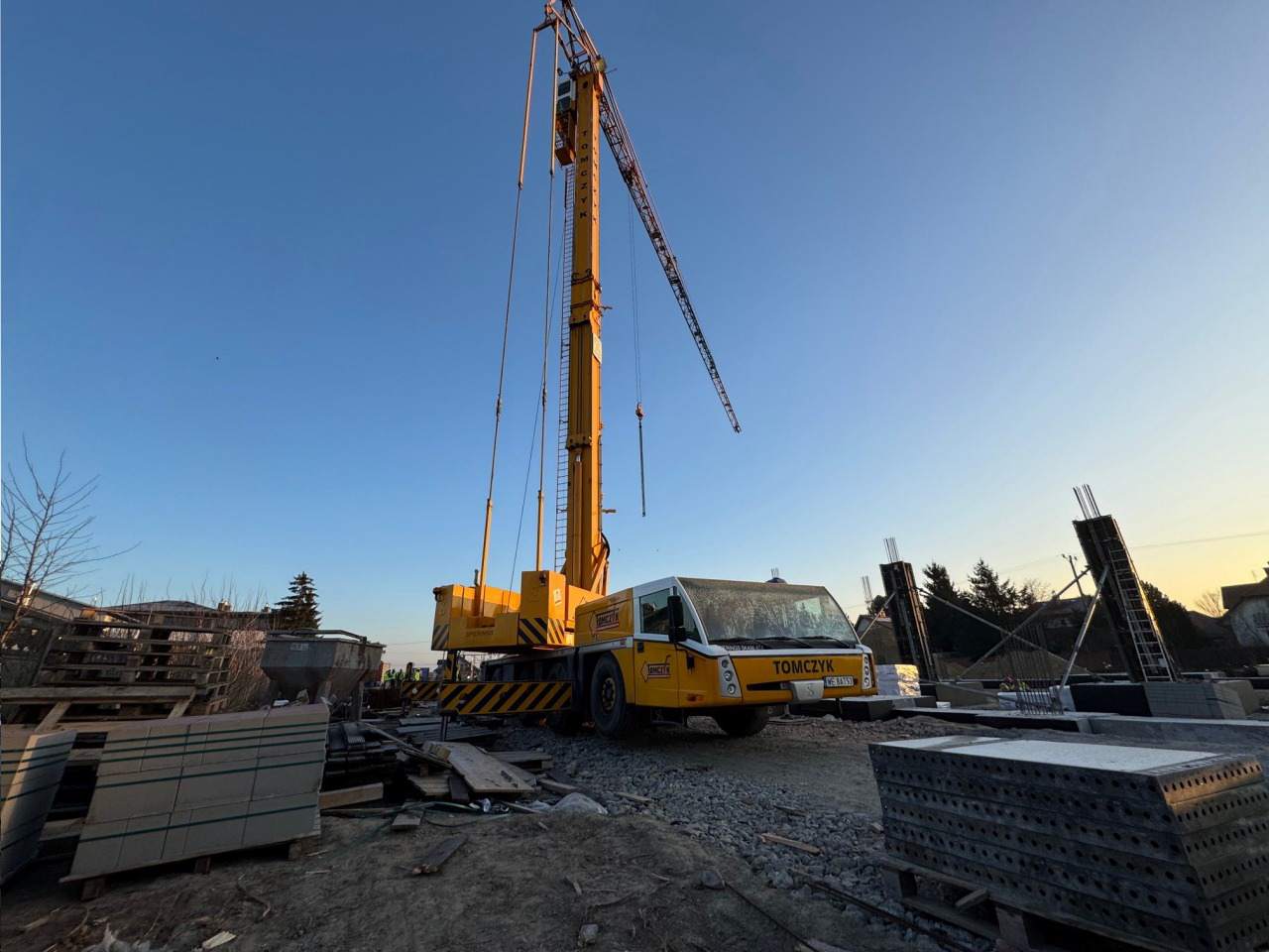 Wynajem dźwigów i żurawi