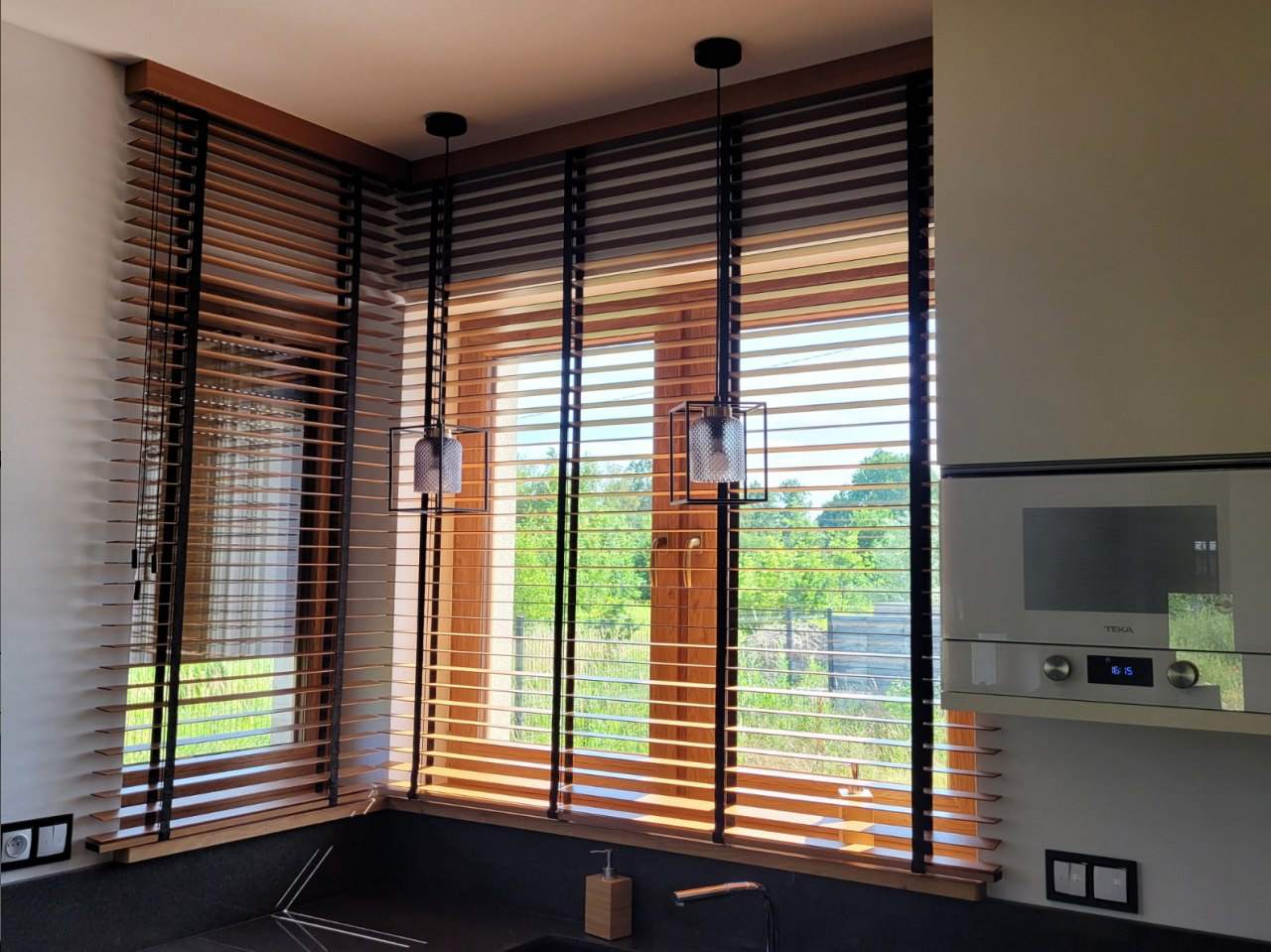 osłony okienne, dekoracje okienne, dekoracje ścienne