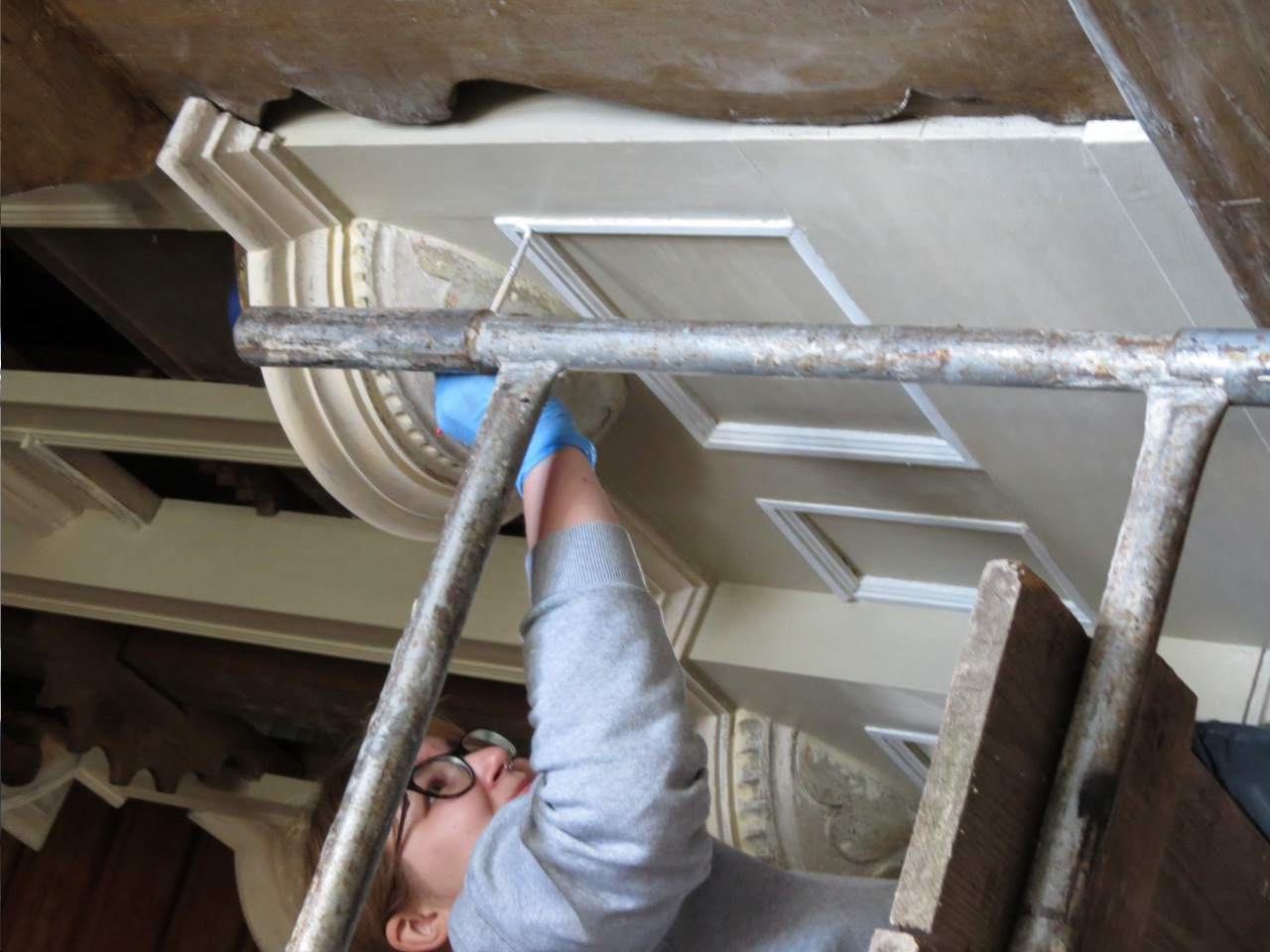 odnawianie malowideł ściennych