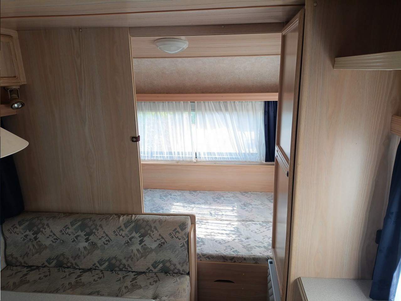 przyczepa campingowa