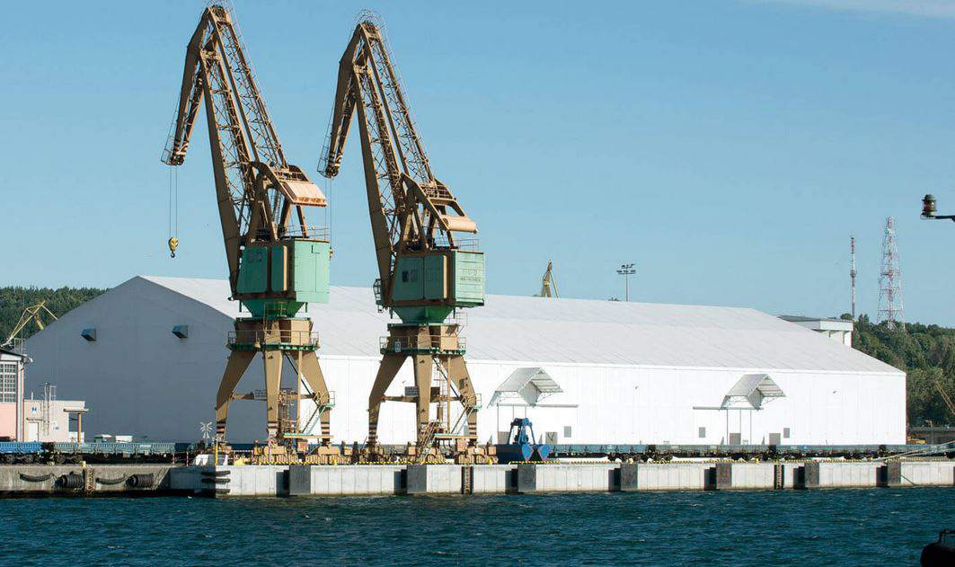 ciężka hala magazynowa