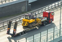transport ciężkich maszyn