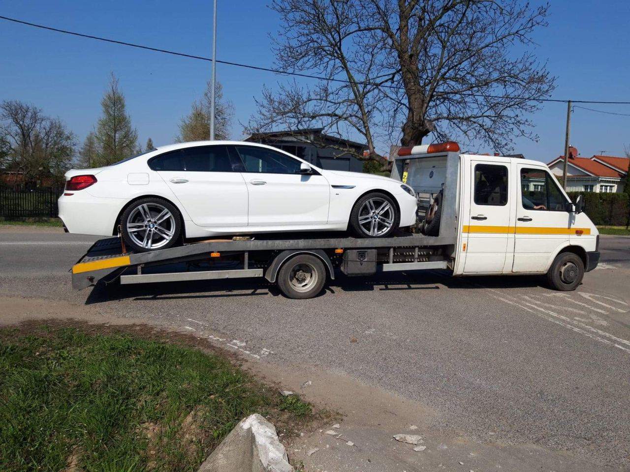 pomoc drogowa wymiana opon kół, autoholowanie serwis opon holowanie samochodów dostawczych