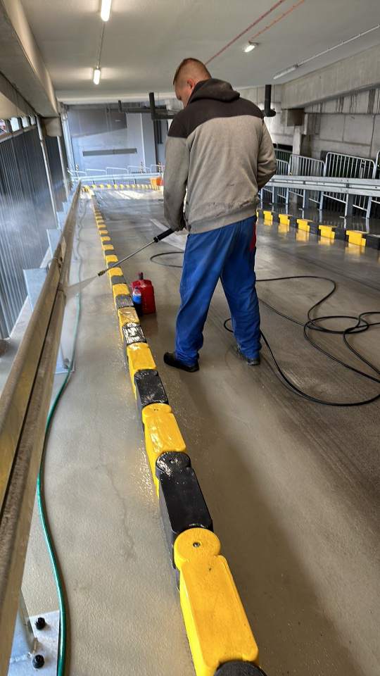 sprzątanie parkingów