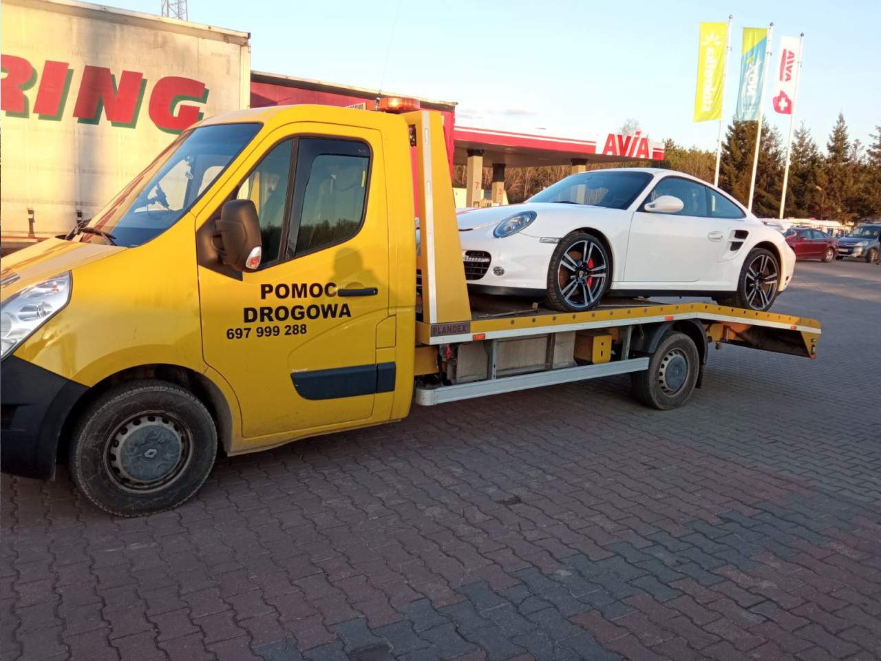 sprzedaż samochodów