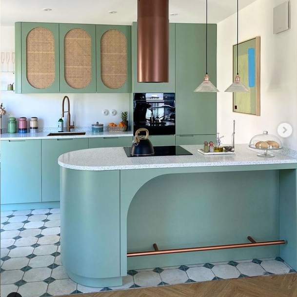 drzwi ażurowe na wymiar, meble w zabudowie, kuchnie pod zabudowę, meble łazienkowe na wymiar