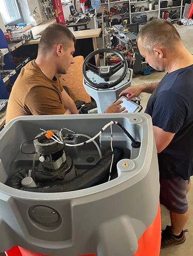 naprawa maszyn czyszczących