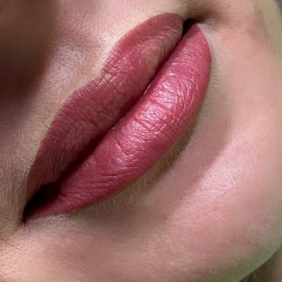 Makijaż permanentny ust