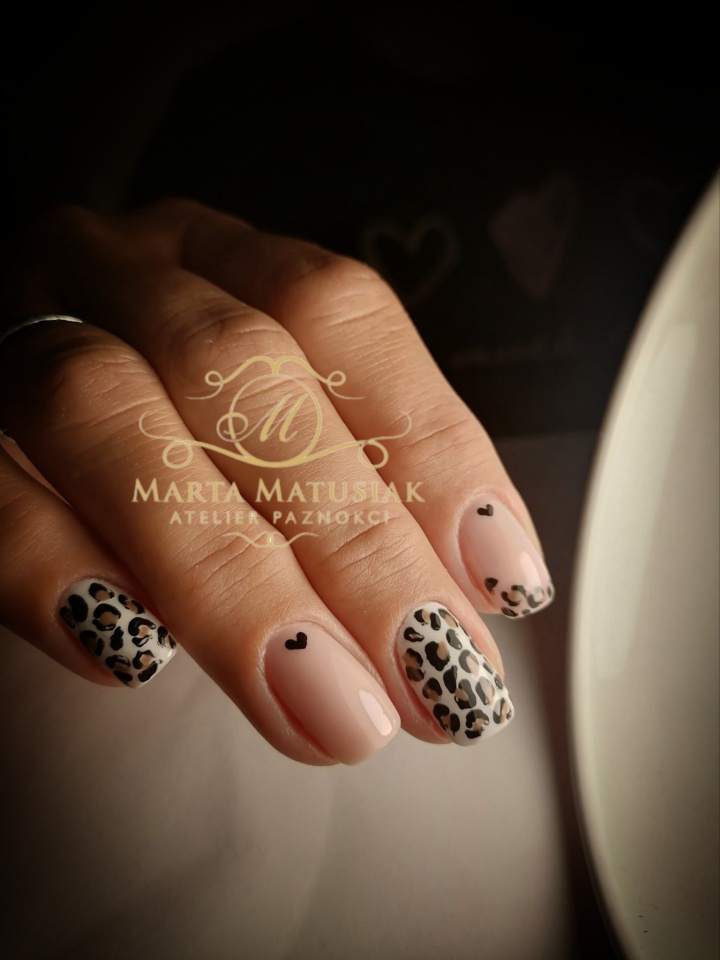 manicure hybrydowy