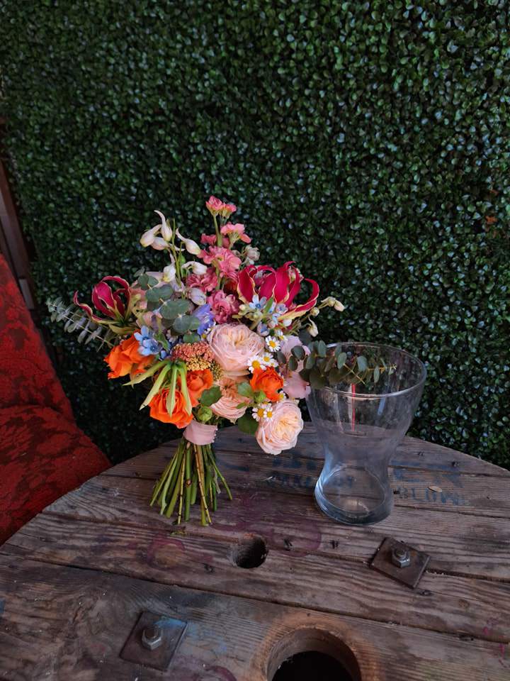 oprawa kwiatowa na wesele