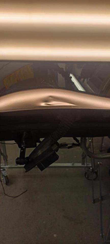 wgniecenia na drzwiach