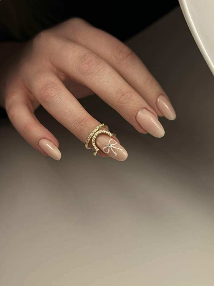 stylizacja paznokci, paznokcie żelowe, paznokcie hybrydowe