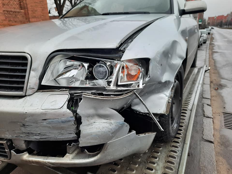 uszkodzony samochód