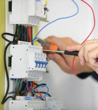 hurtownia elektrotechniczna, gniazdka, żarówki, oświetlenie, listwy ledowe, klimatyzacja,