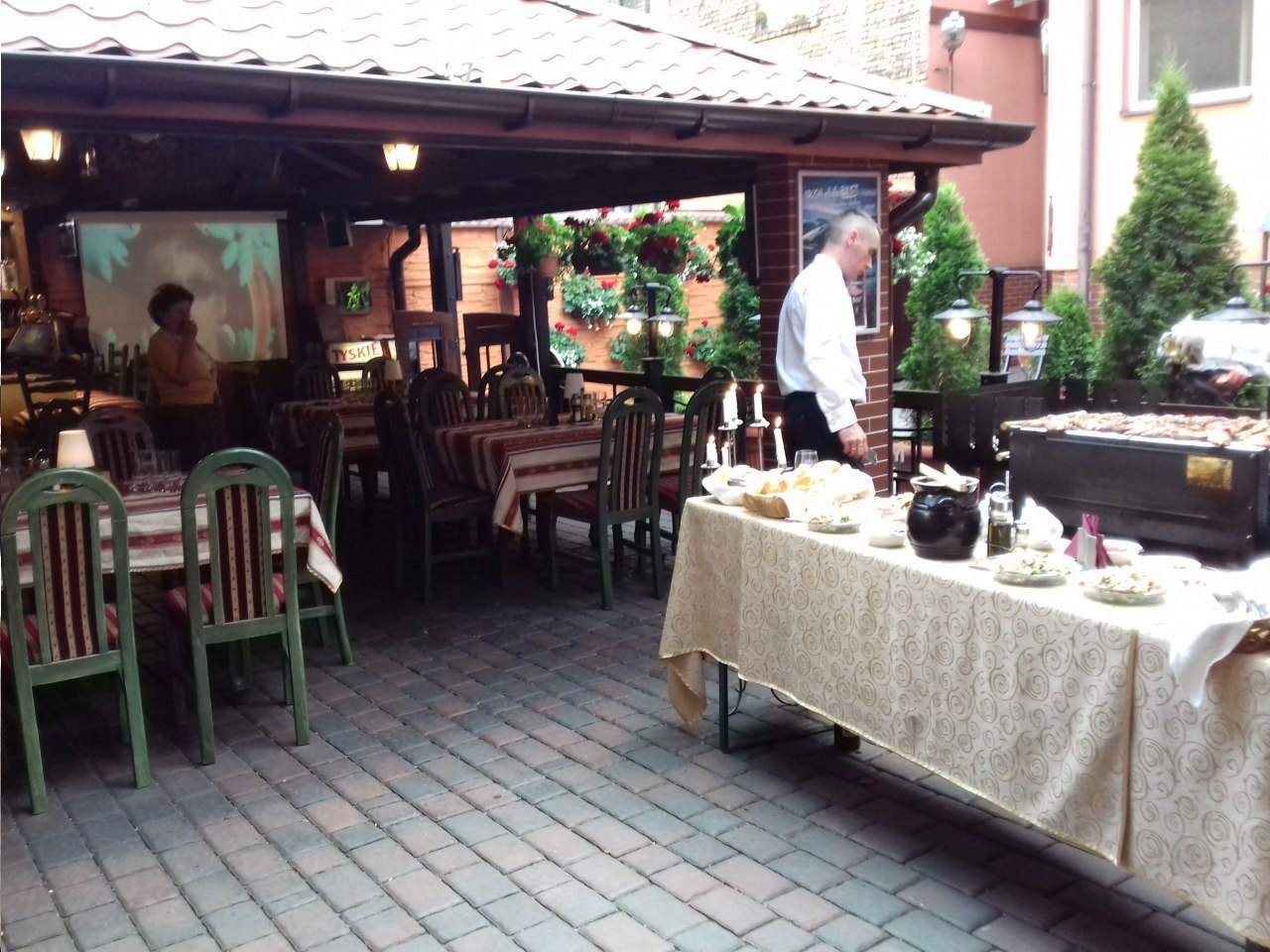 restauracja, catering okolicznościowy, urodziny, spotkania biznesowe