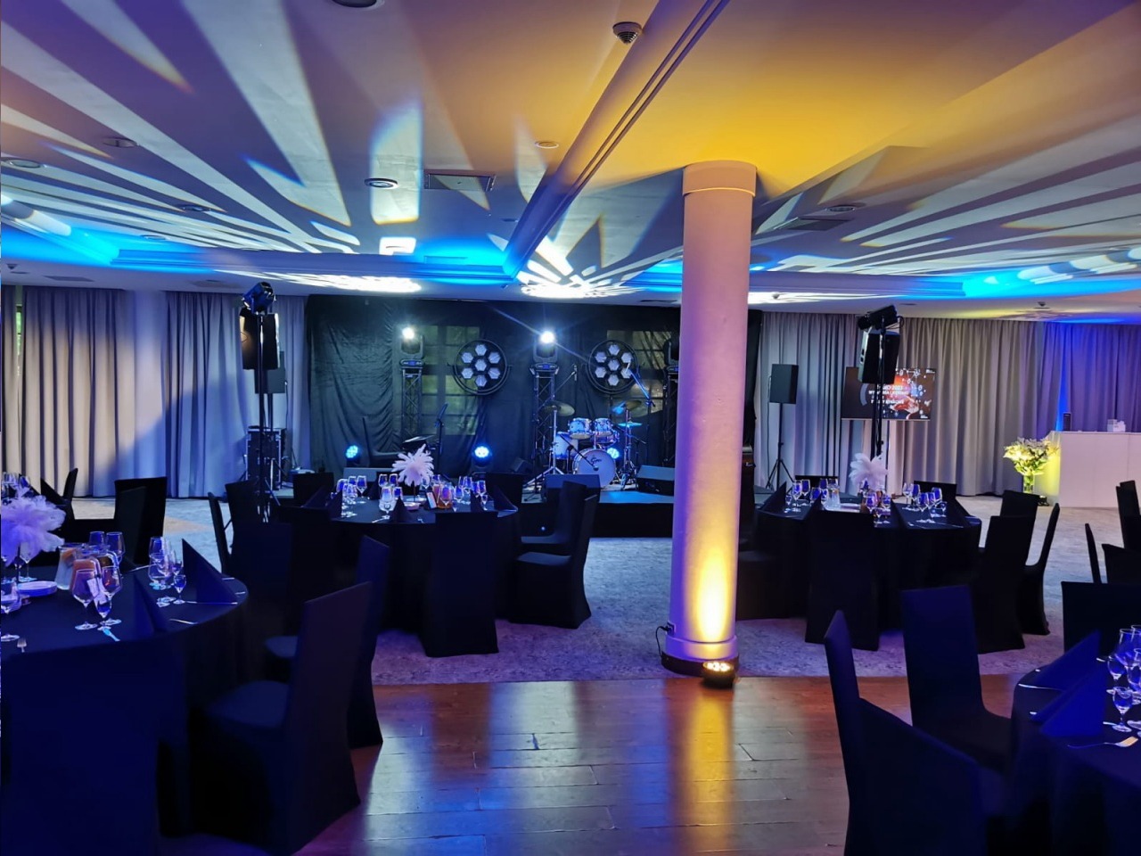 oświetlenie, nagłośnienie