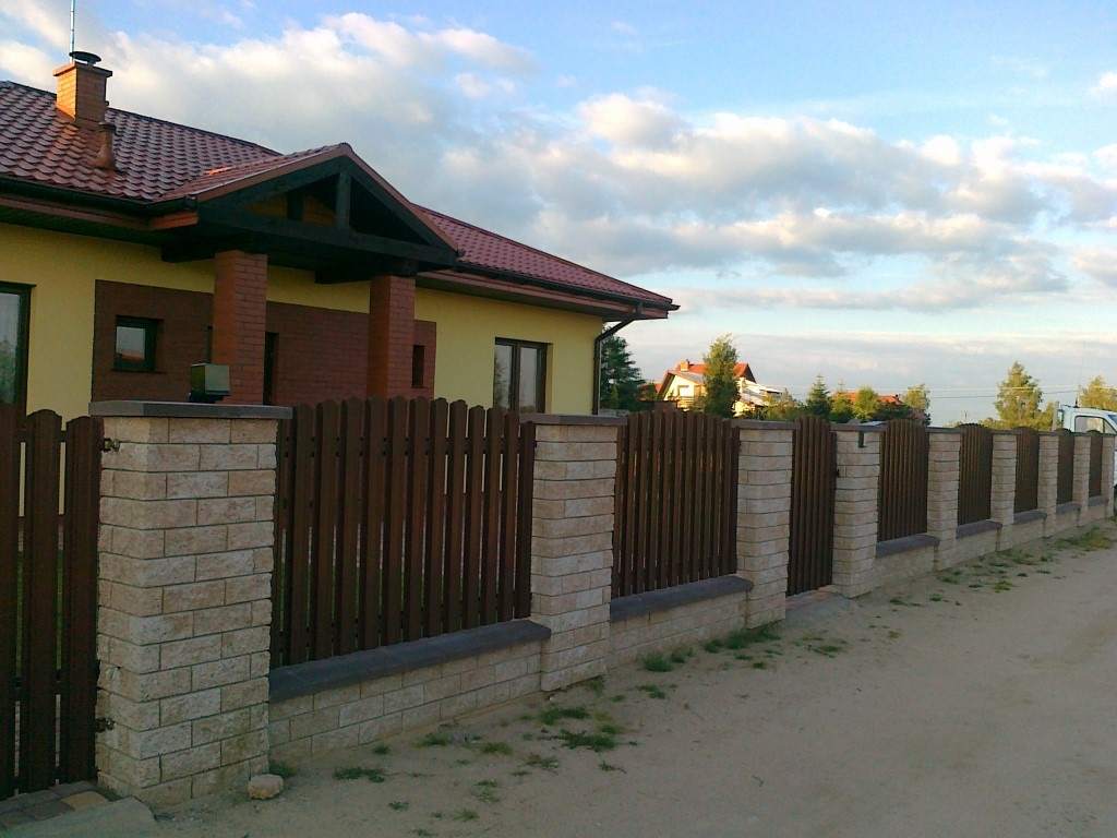 słupki ogrodzeniowe