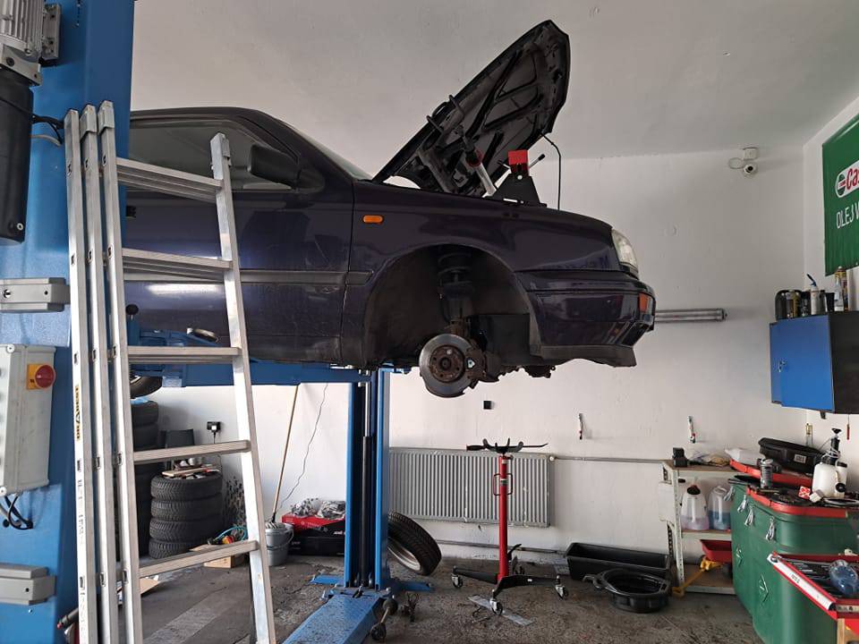 samochód w serwisie Master-Tech