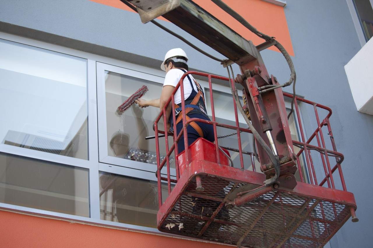 podnośnik koszowy, usługi dźwigowe, wynajem dźwigów, wynajem podnośnika koszowego