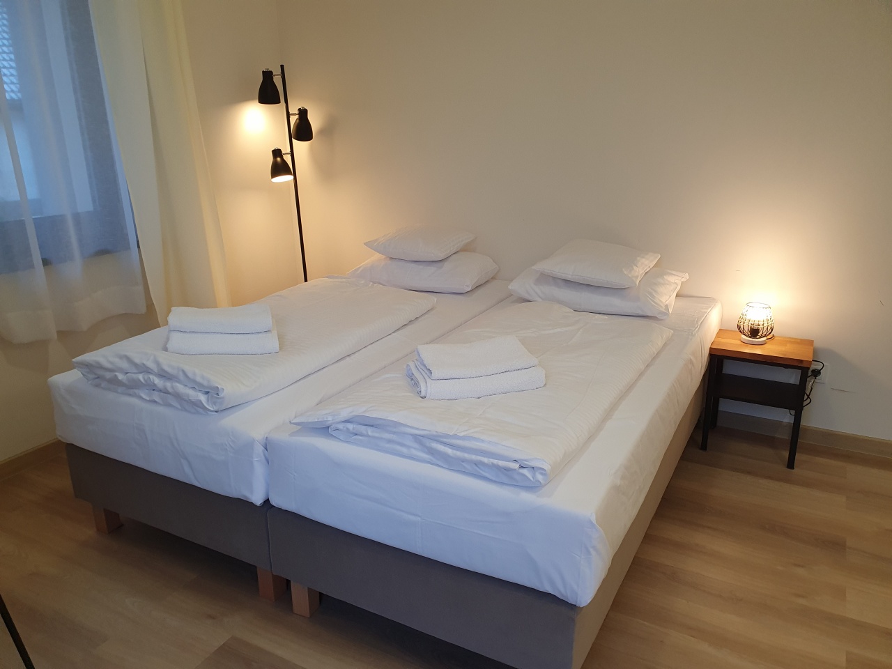 noclegi, pokoje do wynajęcia