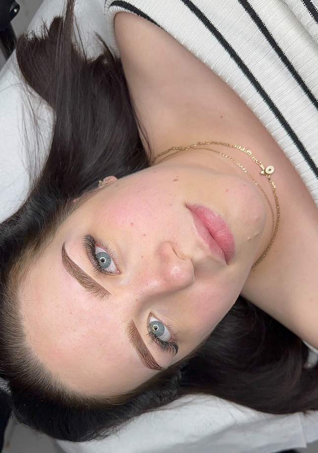 stylizacja brwi, stylizacja rzęs