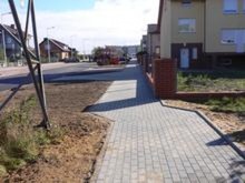 chodnik z kostki brukowej