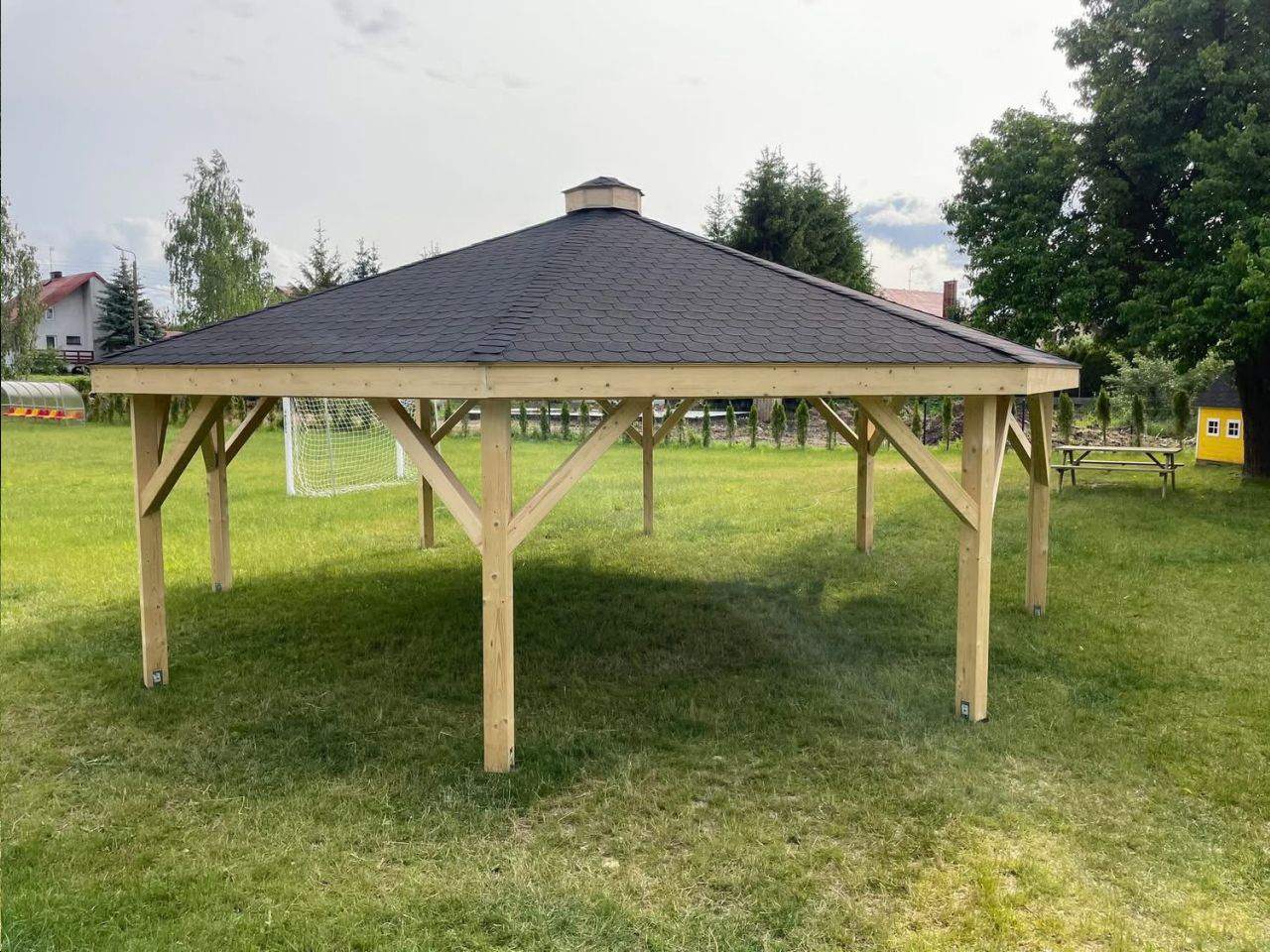 drewniana altana