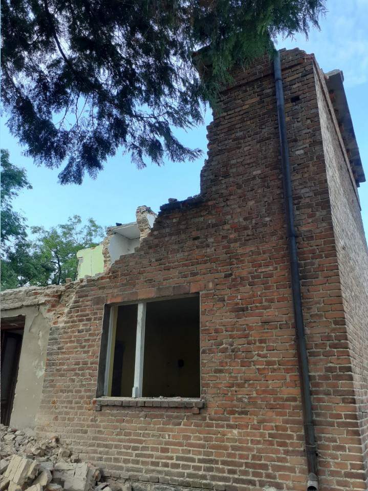 rozbiórka domu z cegły