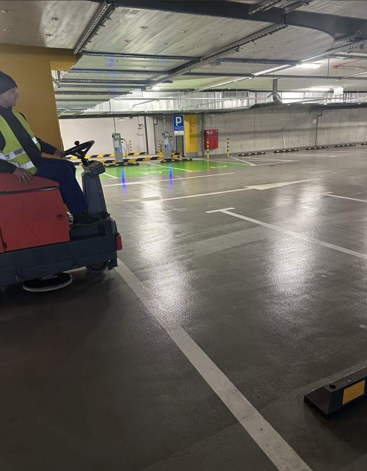 sprzątanie parkingów