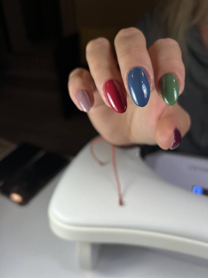 manicure hybrydowy