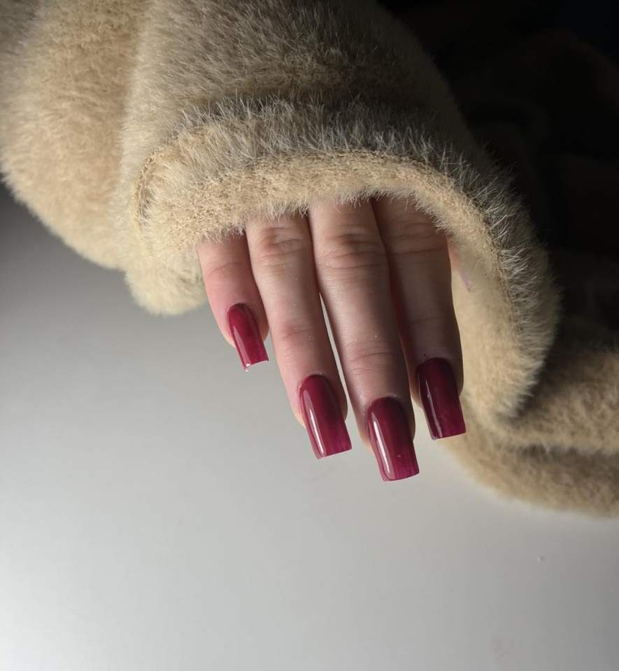 manicure hybrydowy