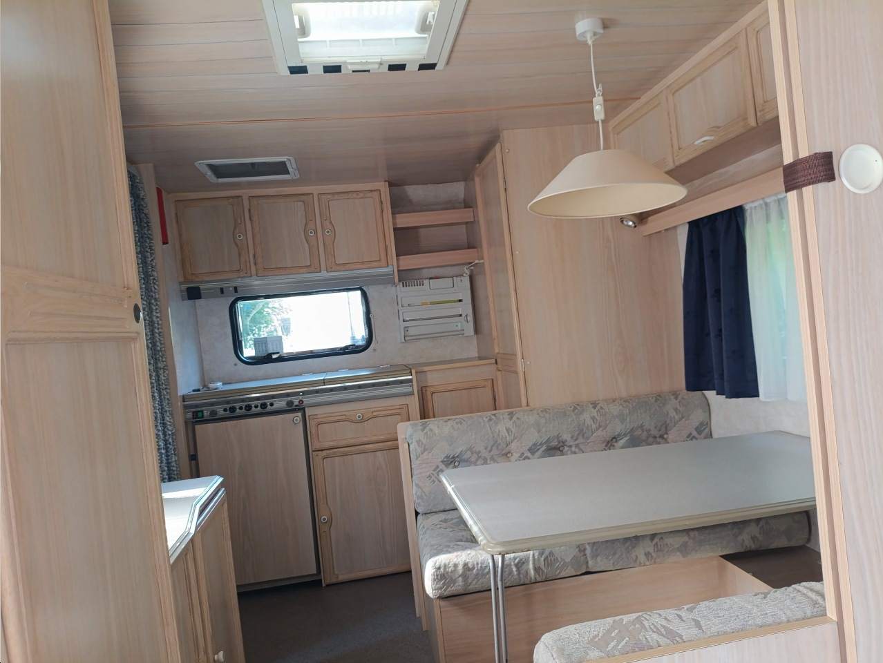 przyczepa campingowa