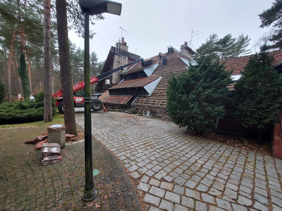 Dachy i usługi dekarskie