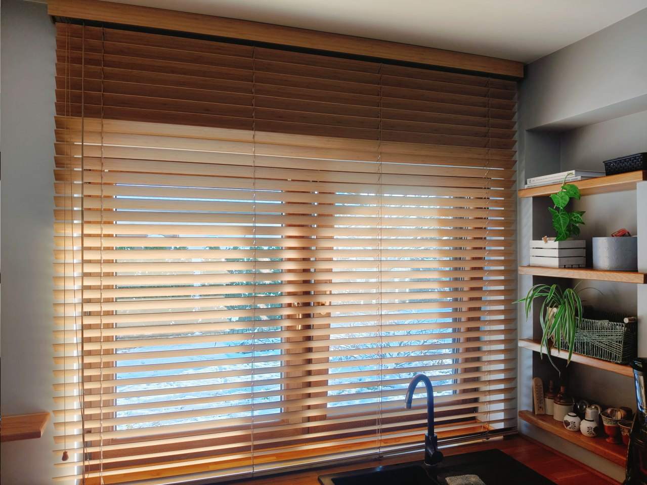 żaluzje z montażem