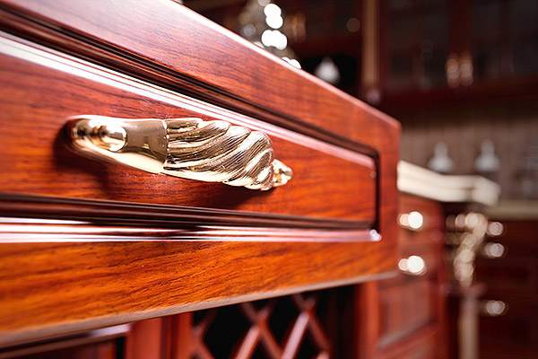 meble z drewna litego