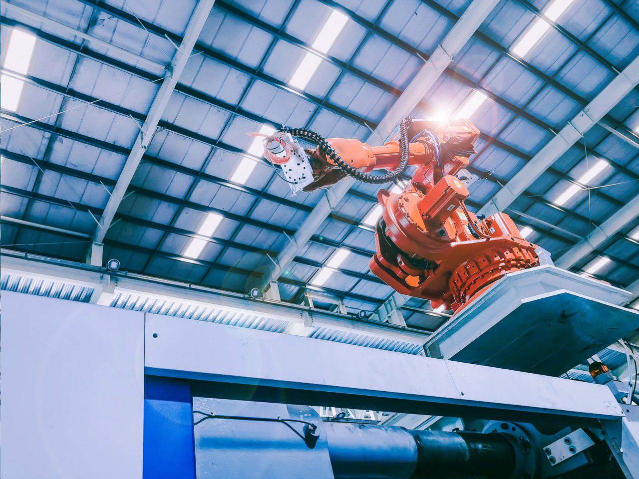 montaż linii produkcyjnej