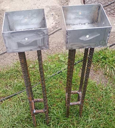 Kotwa, Podstawa słupa zbrojona