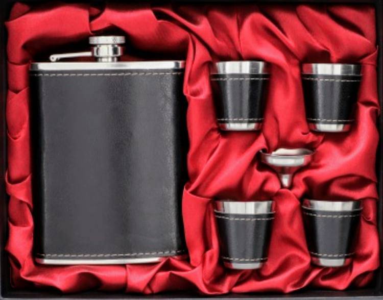 komplet piersiówka i kieliszki