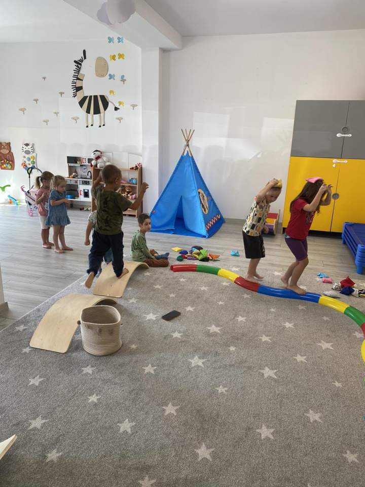 przedszkola, opieka nad dziećmi, dzienna opieka nad dziećmi