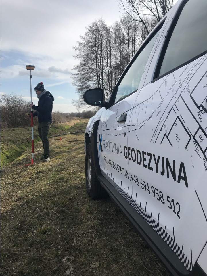 pomiar przemieszczeń obiektów budowlanych