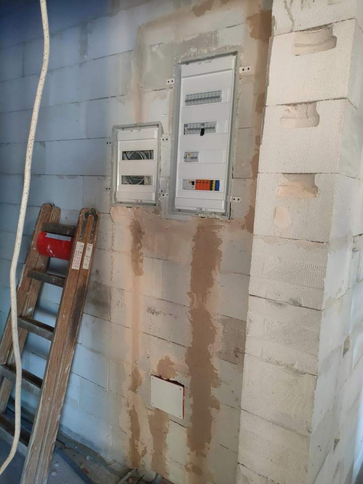 instalacje elektryczne montaż, instalacje elektryczne wymiana, dobry elektryk z uprawnieniami