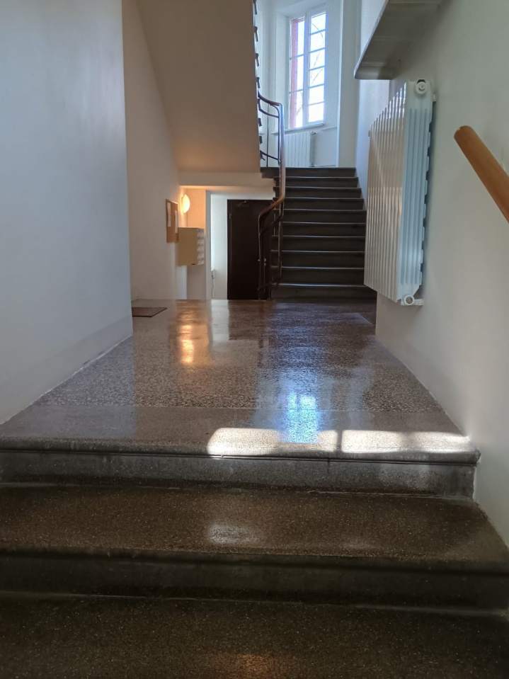 sprzątanie klatek schodowych