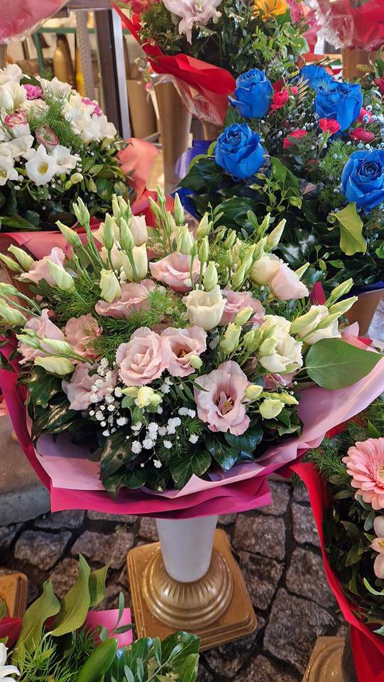 kwiaciarnia, bukiety, boxy kwiatowe, wiązanki