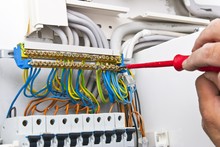 usługi elektryczne