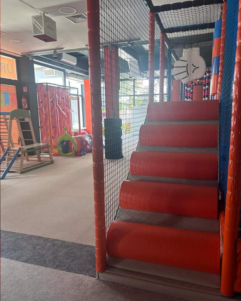 sala zabaw i kawiarnia