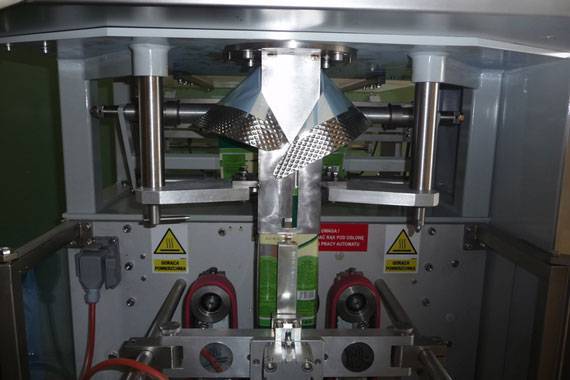 automat pakujący pionowy IARO-50