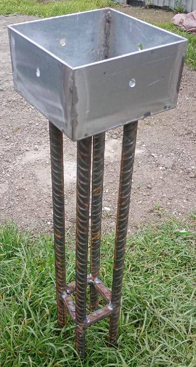 Kotwa, Podstawa słupa zbrojona