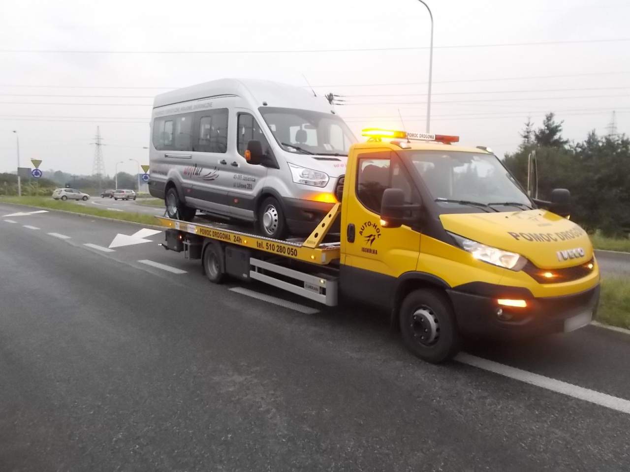 pomoc drogowa, mobilna pomoc drogowa, pogotowie drogowe, holowanie, holowanie pojazdów